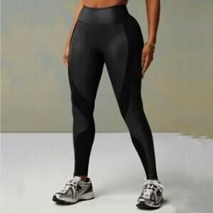 Fabletics Women's Motion365+ Contour High Rise Waisted Leggings Black Size Large